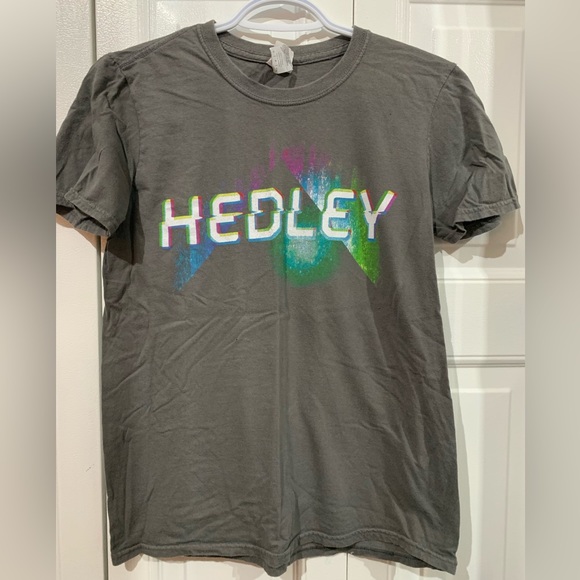 ⭐️ FREE W/PURCHASE Hedley T shirt - Picture 1 of 1